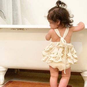 Wild Wawa Cream Muslin Rainbow Romper Size 6-12 mo